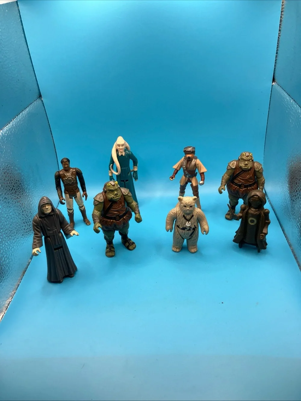 lot of 8 vintage Star Wars Figures